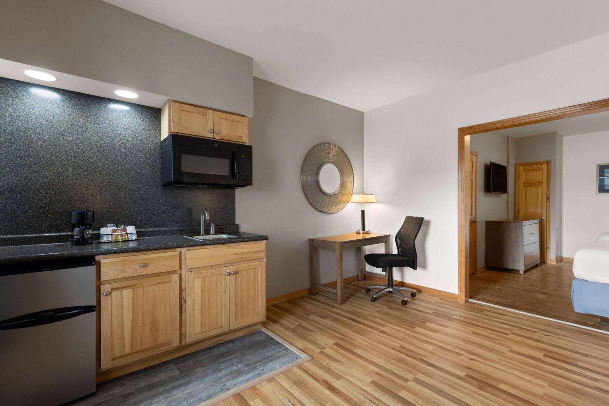 Days By Wyndham Oceanfront - Wilbur 2*