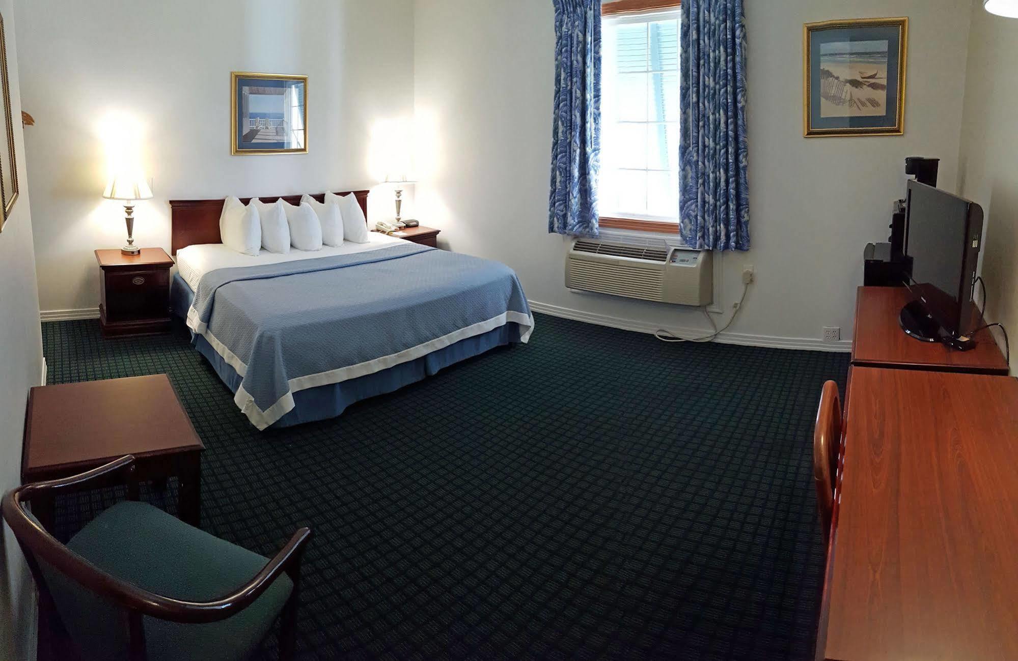 Days By Wyndham Oceanfront - Wilbur Hotel