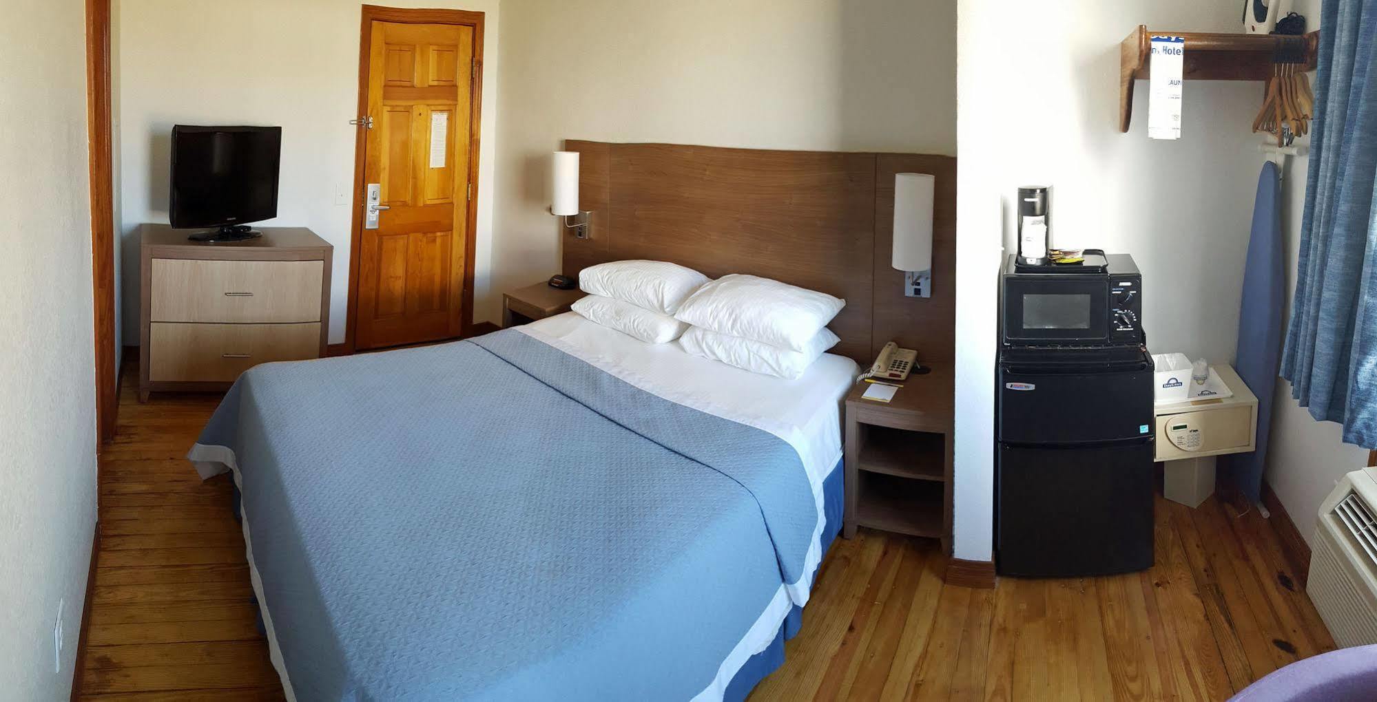 Days By Wyndham Oceanfront - Wilbur Hotel